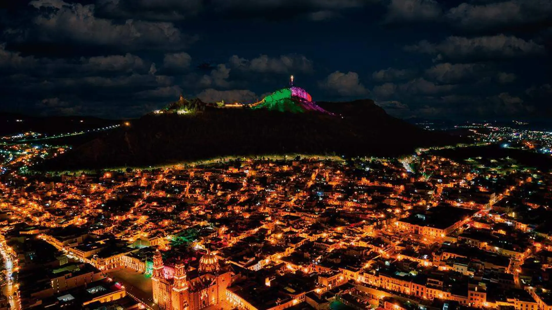 Vista nocturna de la ciudad de Zacatecas